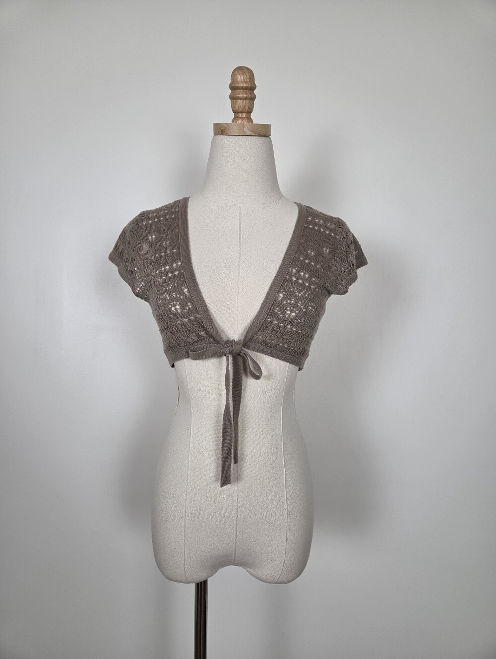 Y2K Windsor Cropped Crochet Cardigan Size Small Tie Front Beige (c1) - Picture 2 of 10